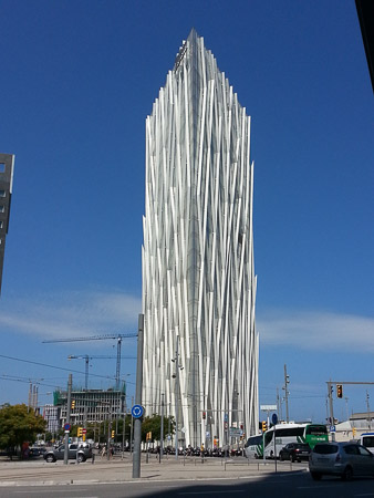 Diagonal 00 Telefonica Tower (a Flatiron Building) – International LEAF Awards 2011: designated Best Commercial Building of the Year 